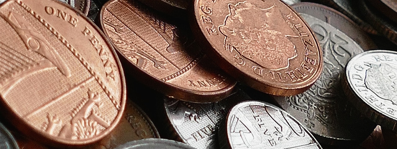 Financial Experts Sound Alarm Uk Savings Boom Reflects Economic Uncertainty - 79mi6kg